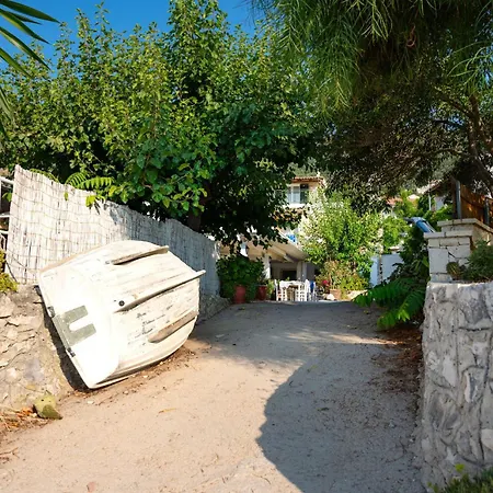 Apartment Takis House