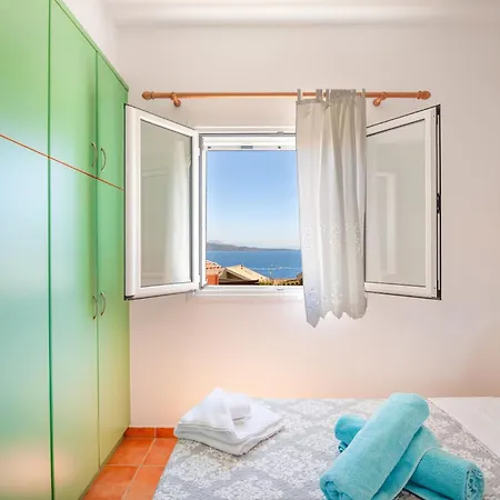 Takis House Apartment *