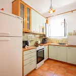 Takis House * Katávolos