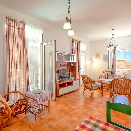 Lägenhet Takis House Katávolos